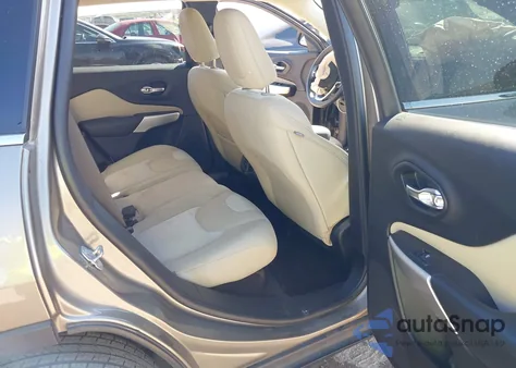 2018 Jeep Cherokee Latitude Fwd из США, поврежденный, VIN 1C4PJLCB2JD573390